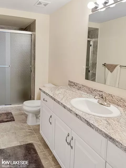 Bath - 5212 Hawkseye, Warren, MI 48092 photo 4 of 4