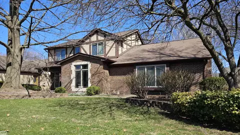 13863 Woodsett, Shelby Township, MI 48315