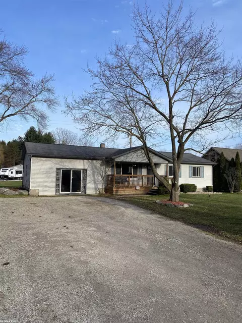 4339 County Line, Casco, MI 48064