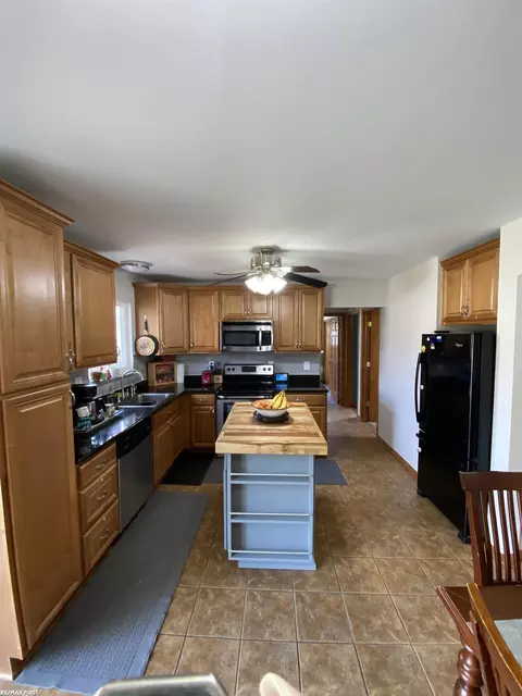 Kitchen - 4339 County Line, Casco, MI 48064 photo 5 of 5