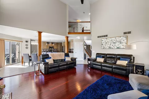 Living - 21646 Phoenix, Macomb, MI 48044 photo 3 of 6