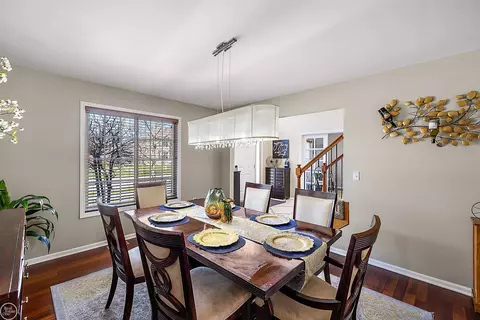 Dining - 21646 Phoenix, Macomb, MI 48044 photo 2 of 5