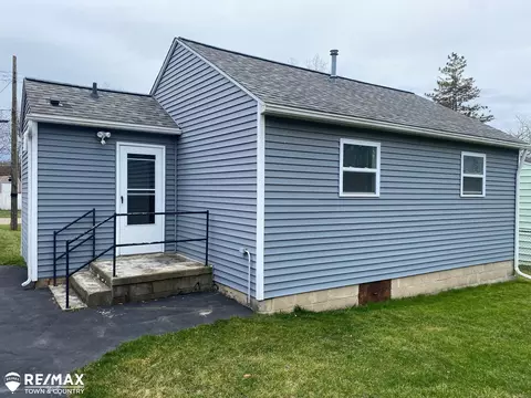 1087 Chrysler, Mount Morris, MI 48458 photo 3