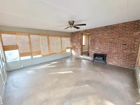 Living - 831 Roslyn, Grosse Pointe Woods, MI 48236 photo 5 of 5