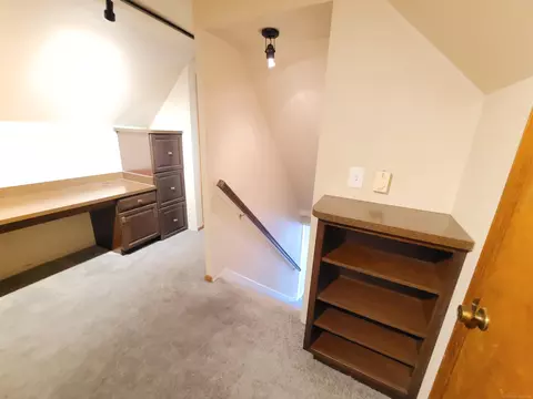 Bedroom - 831 Roslyn, Grosse Pointe Woods, MI 48236 photo 1 of 2