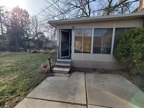 Exterior - 831 Roslyn, Grosse Pointe Woods, MI 48236 photo 6 of 6