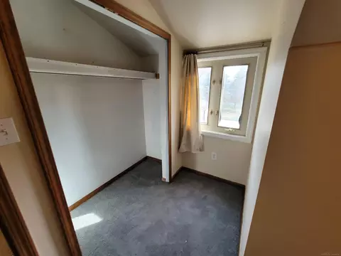 Bedroom - 831 Roslyn, Grosse Pointe Woods, MI 48236 photo 2 of 2