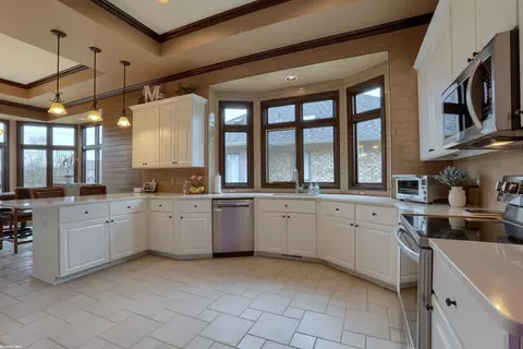 Kitchen - 50700 Shenandoah, Macomb, MI 48044 photo 2 of 4
