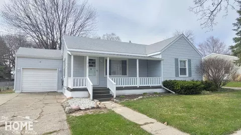 1017 N Dewey, Owosso, MI 48867