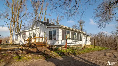1599 Academy, Adrian, MI 49221
