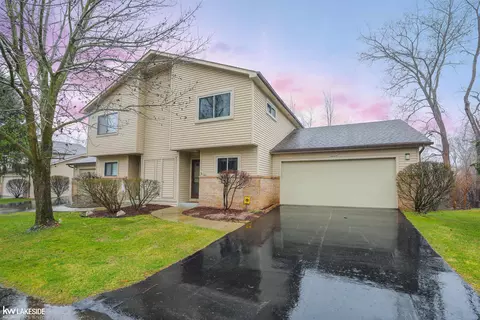 4885 Rivercrest, Waterford, MI 48328