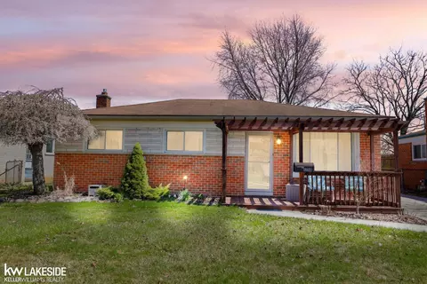32546 Beechwood, Warren, MI 48088