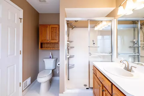 Bath - 16751 Cobblestone W, Macomb, MI 48042 photo 4 of 5