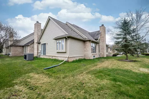 Exterior - 16751 Cobblestone W, Macomb, MI 48042 photo 8 of 11