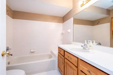 Bath - 16751 Cobblestone W, Macomb, MI 48042 photo 1 of 5