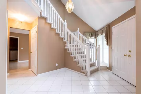 Entry Way - 16751 Cobblestone W, Macomb, MI 48042 photo 2 of 6