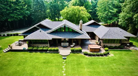 7370 N Seymour, Flushing, MI 48433