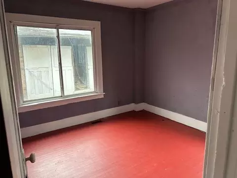 566 E Witherbee, Flint, MI 48505 photo 2