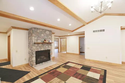 Living - 9045 Springbrook, Davison, MI 48423 photo 2 of 4
