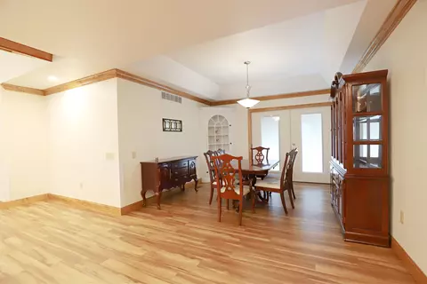 Dining - 9045 Springbrook, Davison, MI 48423 photo 2 of 3