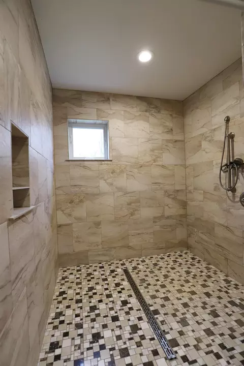 Bath - 9045 Springbrook, Davison, MI 48423 photo 1 of 5