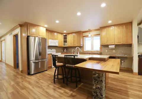Kitchen - 9045 Springbrook, Davison, MI 48423 photo 5 of 7