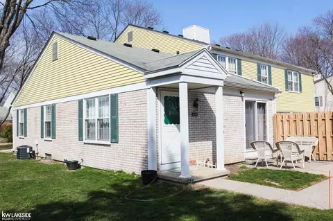 24718 Meadow Crk, Harrison Township, MI 48045