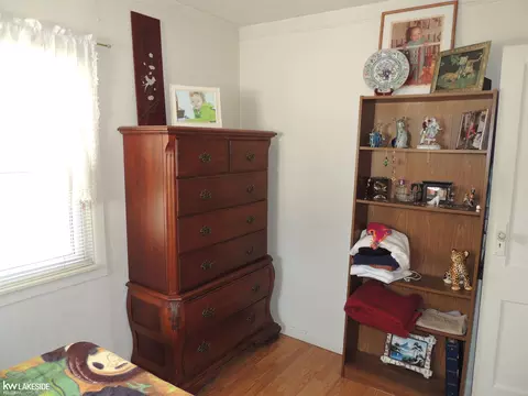 Bedroom - 27155 James, Warren, MI 48092 photo 2 of 8