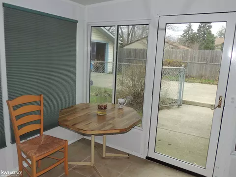Dining - 27155 James, Warren, MI 48092 photo 2 of 2