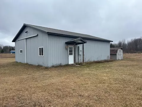 2440 Three Rivers, Gladwin, MI 48624 photo 2