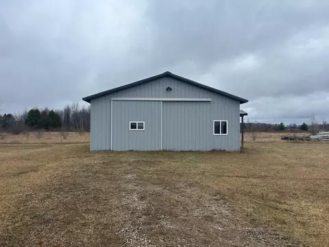 2440 Three Rivers, Gladwin, MI 48624