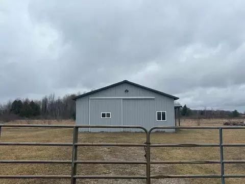 2440 Three Rivers, Gladwin, MI 48624 photo 4
