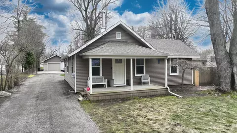 2406 Rollins, Grand Blanc, MI 48439