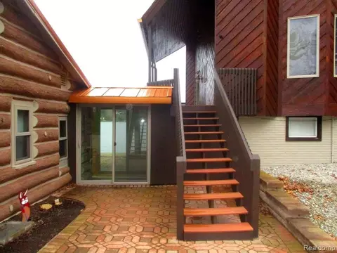 Entry Way - 4041 Birch, Lupton, MI 48635 photo 1 of 2
