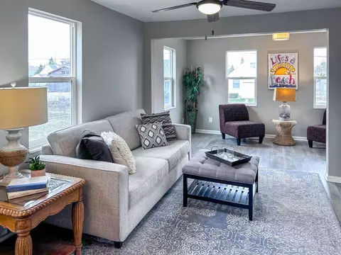 Living - 3044 Baker, Grand Blanc, MI 48507 photo 2 of 4