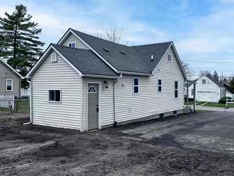 Exterior - 3044 Baker, Grand Blanc, MI 48507 photo 5 of 9