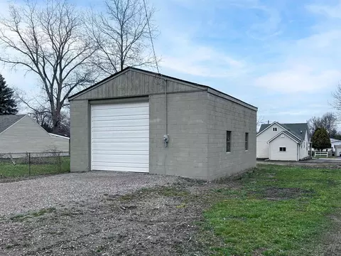 Exterior - 3044 Baker, Grand Blanc, MI 48507 photo 2 of 9