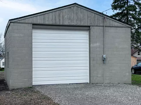 Exterior - 3044 Baker, Grand Blanc, MI 48507 photo 8 of 9