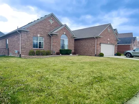 16092 Moore Park, Macomb, MI 48044