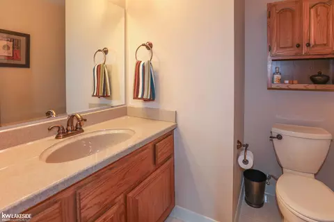 Bath - 53225 Gregory, Macomb, MI 48042 photo 1 of 4