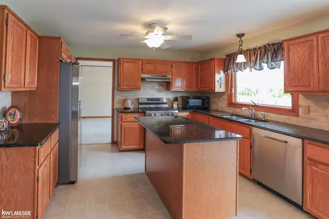 Kitchen - 53225 Gregory, Macomb, MI 48042 photo 3 of 3