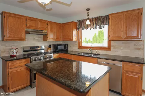 Kitchen - 53225 Gregory, Macomb, MI 48042 photo 2 of 3