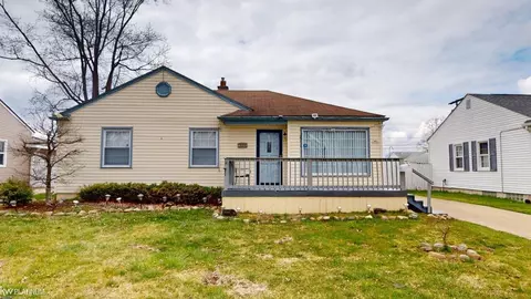 1460 Hampton, Mount Clemens, MI 48043