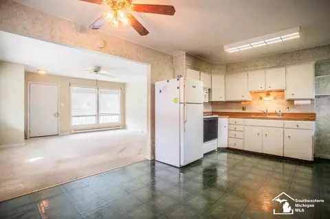 Kitchen - 1301 W Temperance, Temperance, MI 48182 photo 3 of 3
