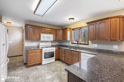 Kitchen - 6261 N Mckinley, Flushing, MI 48433 photo 1 of 2