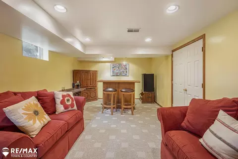 Living - 6261 N Mckinley, Flushing, MI 48433 photo 4 of 4