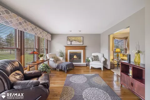 Living - 6261 N Mckinley, Flushing, MI 48433 photo 2 of 4