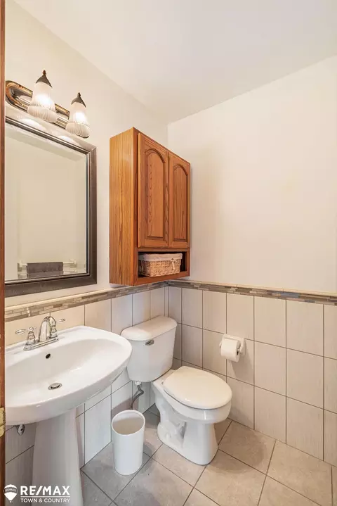 Bath - 6261 N Mckinley, Flushing, MI 48433 photo 1 of 5