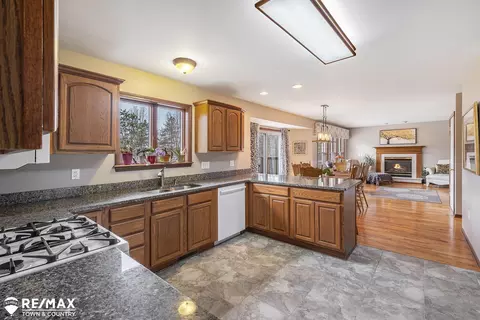 Kitchen - 6261 N Mckinley, Flushing, MI 48433 photo 2 of 2