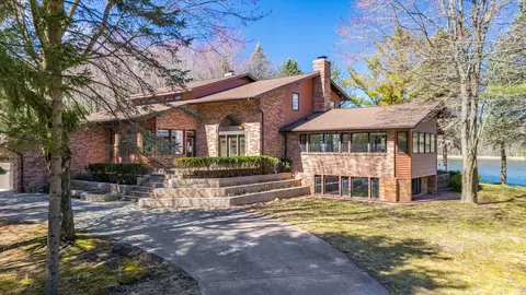 3848 E Southgate, Midland, MI 48640